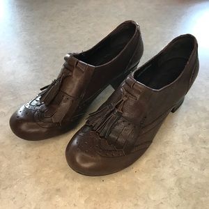BORN Brown Leather Heel Shoes - Size: 8